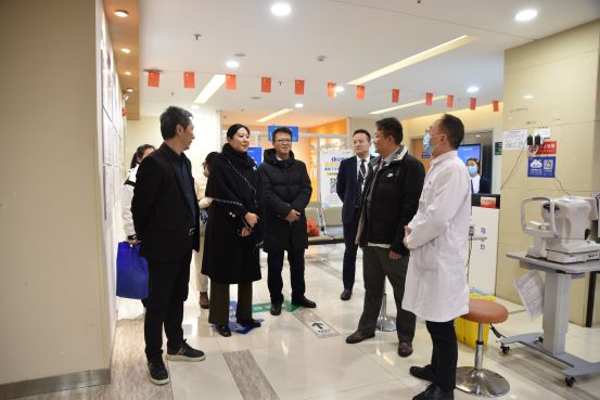图1参观爱尔眼科医院111.jpg