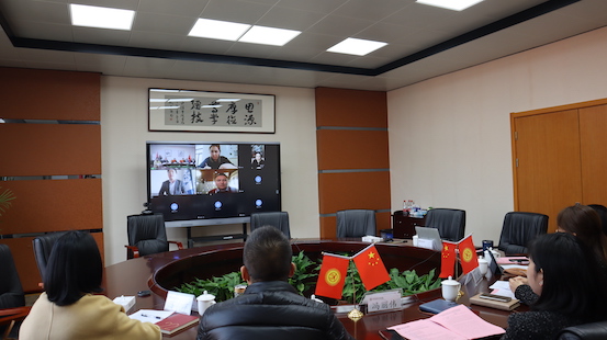 会议现场2.JPG
