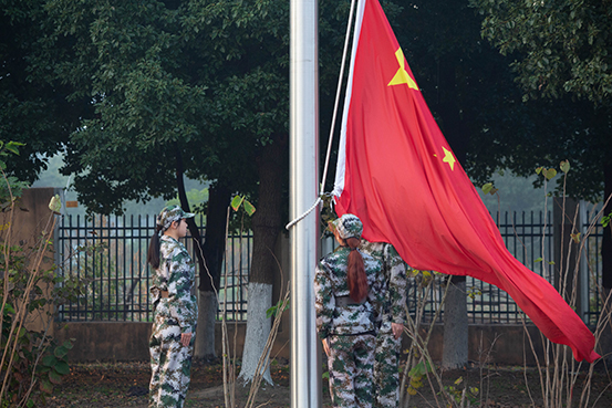升国旗.jpg